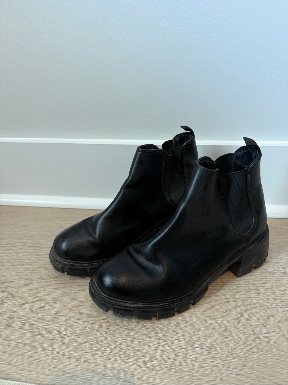 Steve Madden Black Chelsea Lug Sole Ankle Boots